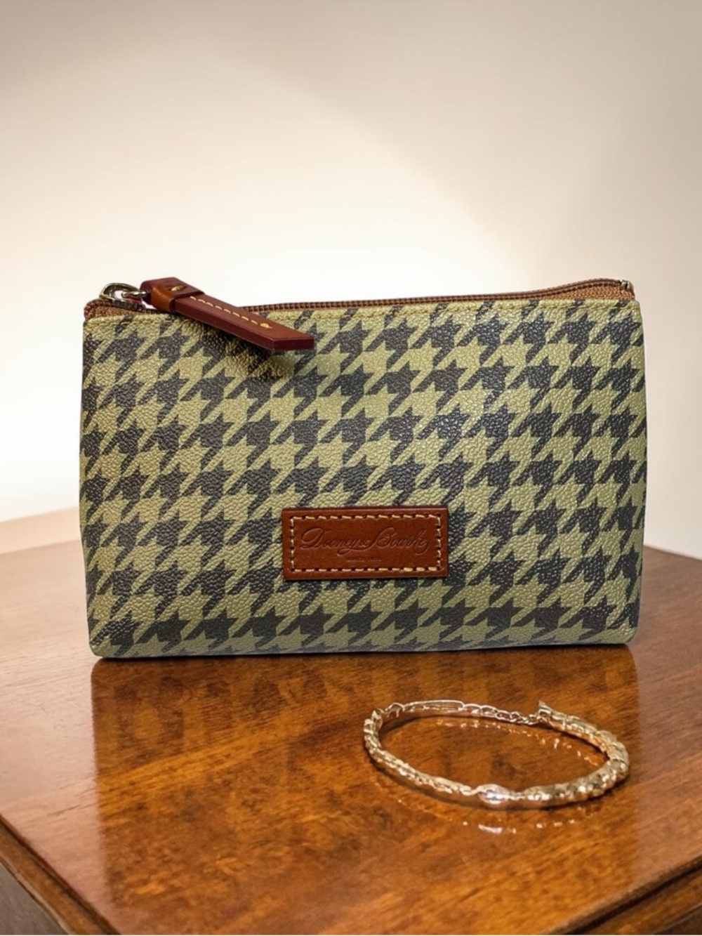 Dooney & Bourke Houndstooth Zip Pouch / Wristlet Cosmetic Bag 💼